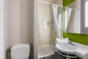 B And B Hôtel Béziers